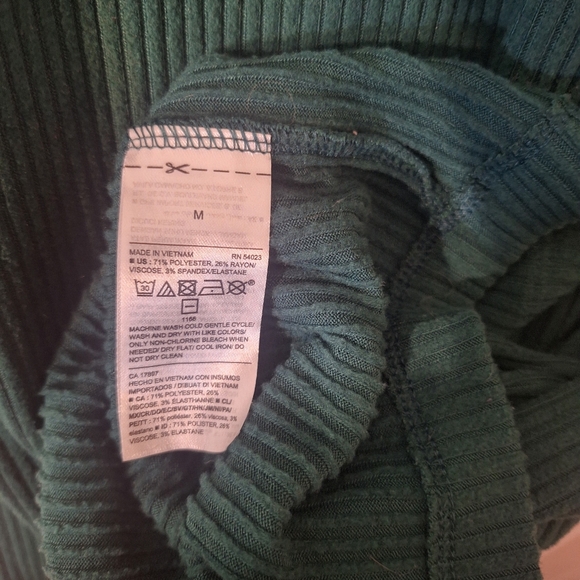 Old Navy Green Sweater Dress Size Medium - Picture 4 of 7